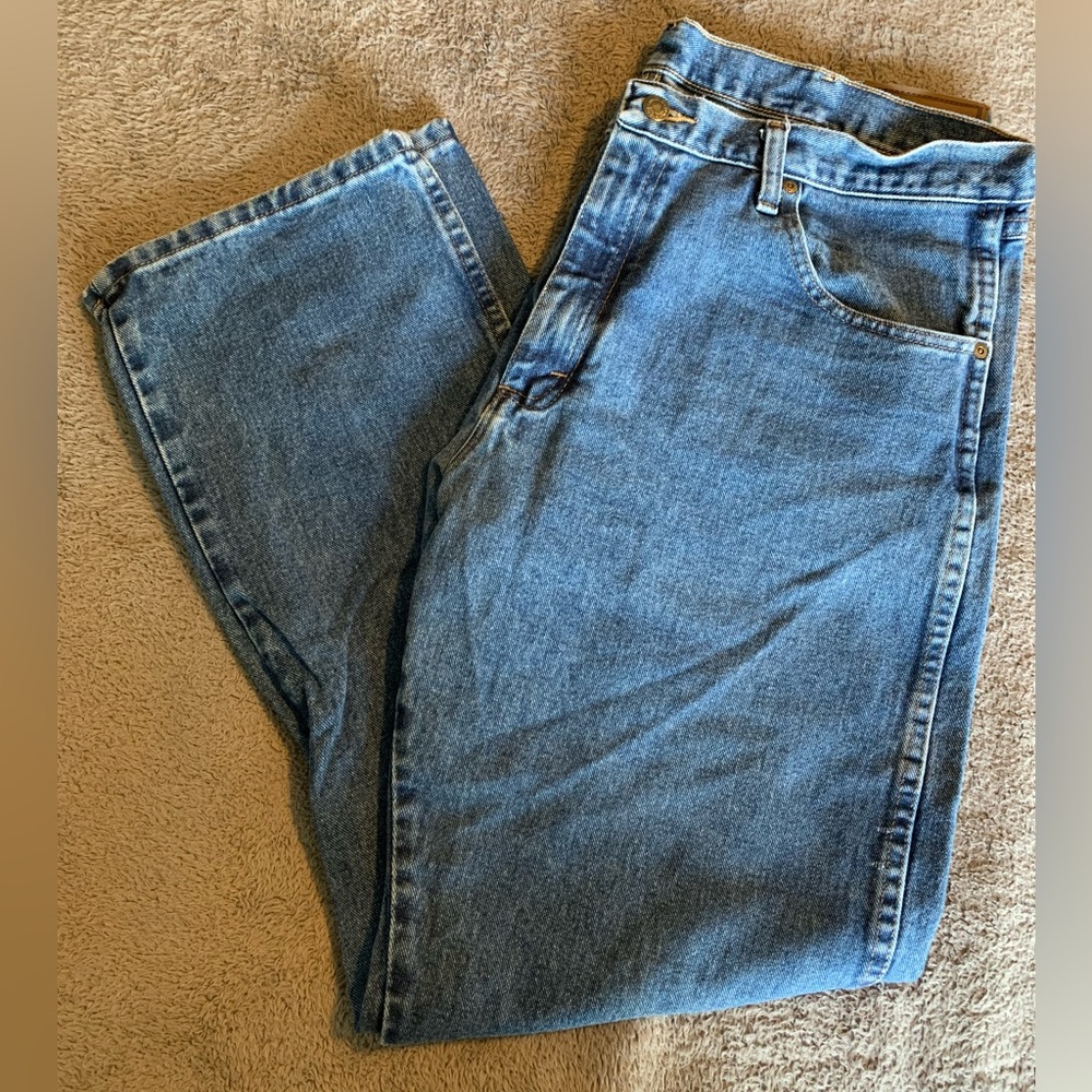 Wrangler Rugged Wear 38x32